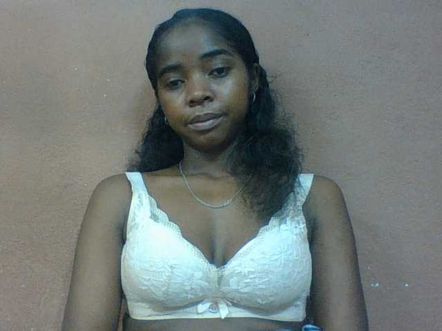 Luciah1 live cam on BongaCams
