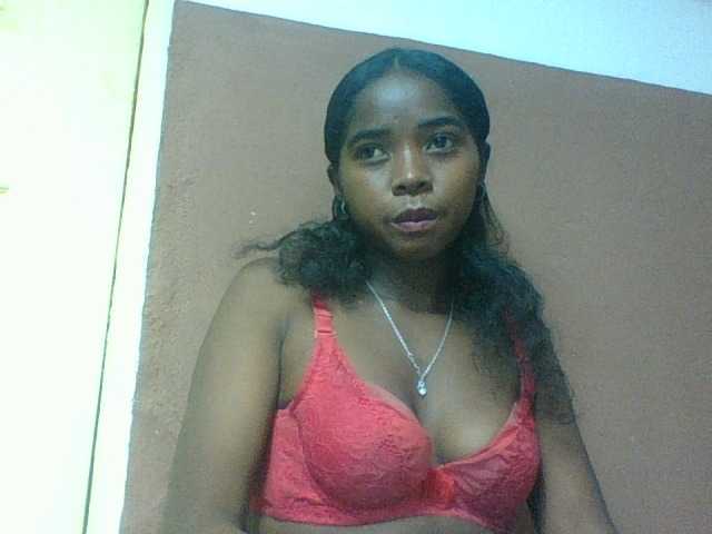 Luciah1 live webcam show