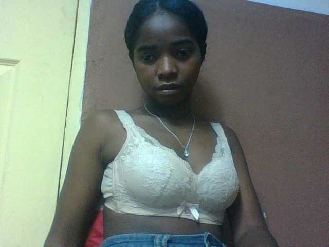 Luciah1 live webcam show