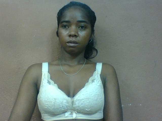 Luciah1 live cam on BongaCams