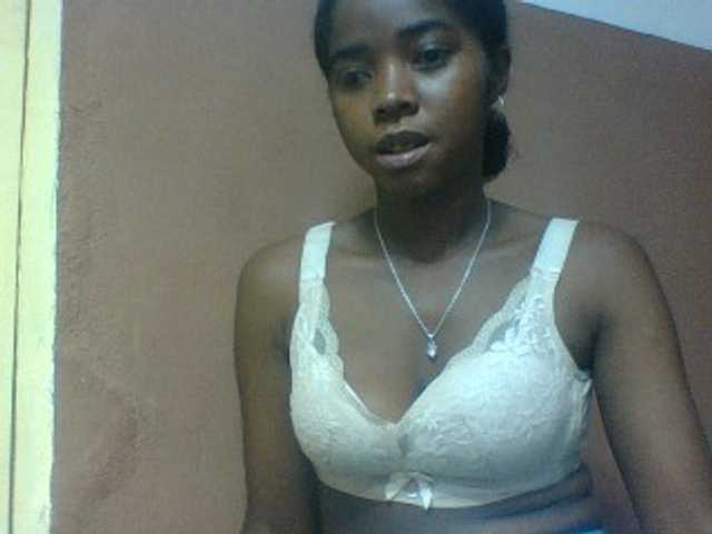 Luciah1 live webcam show