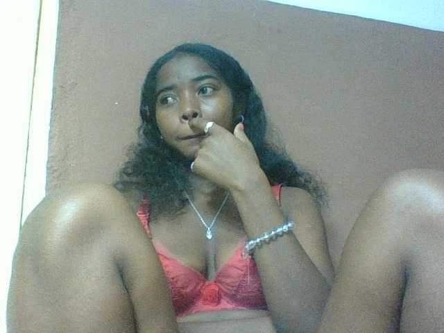Luciah1 live webcam show