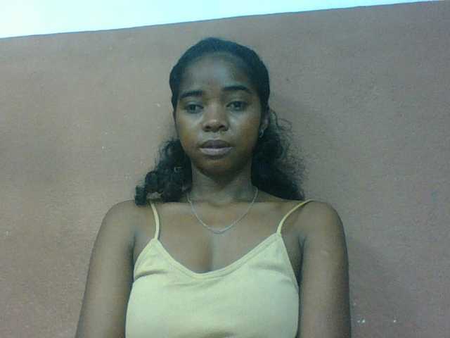Luciah1 live cam on BongaCams