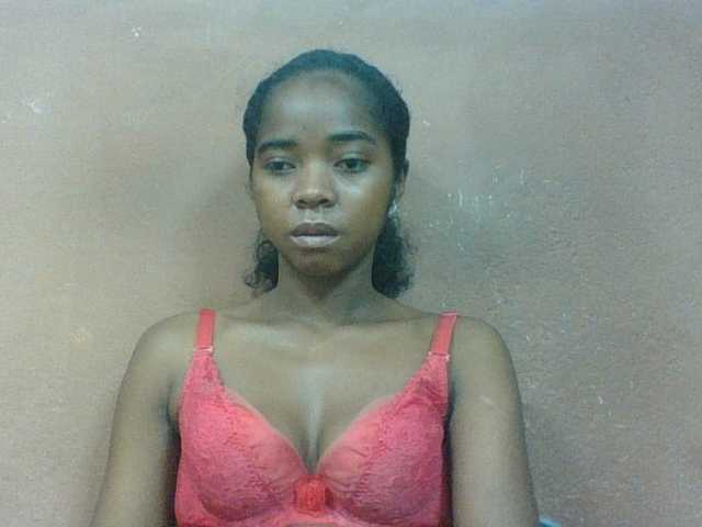 Luciah1 live cam on BongaCams