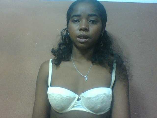Luciah1 live cam on BongaCams