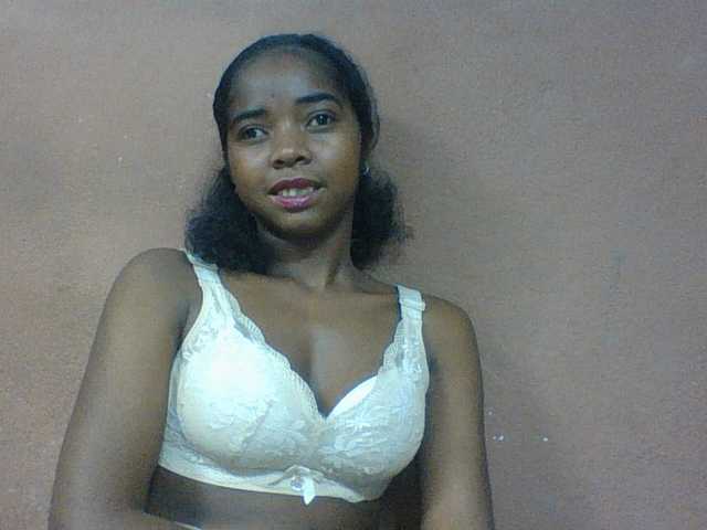 Luciah1 live cam on BongaCams