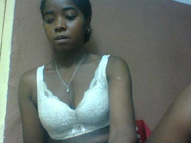 Luciah1 live webcam show