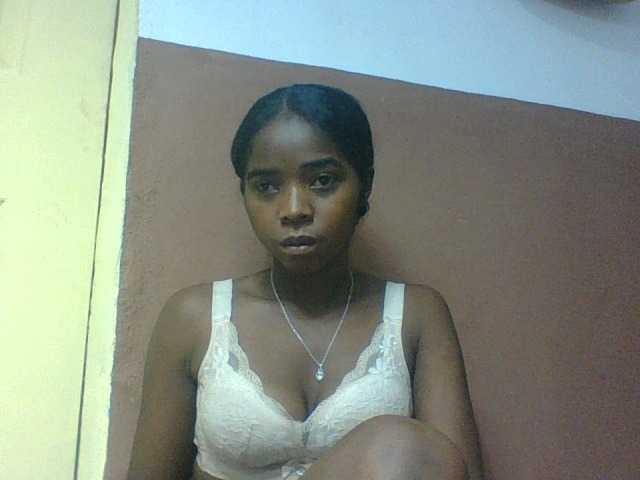 Luciah1 live webcam show