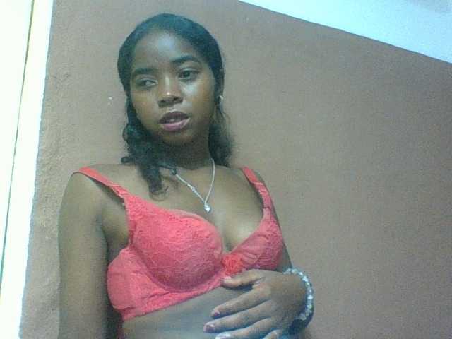 Luciah1 live webcam show