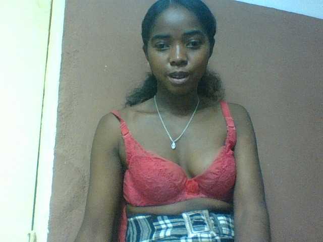 Luciah1 live webcam show