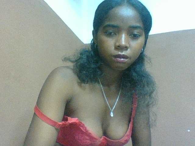 Luciah1 live webcam show