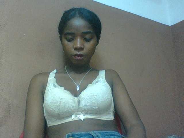 Luciah1 live webcam show
