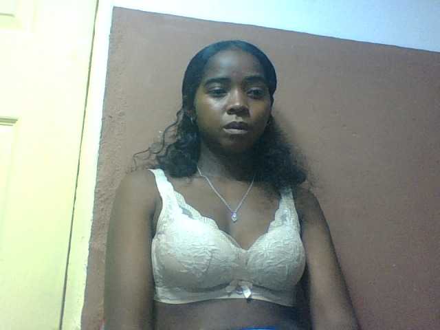 Luciah1 live cam on BongaCams