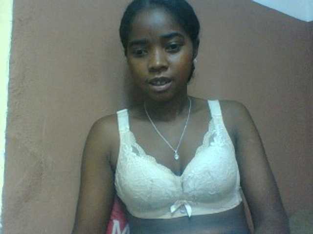 Luciah1 live webcam show