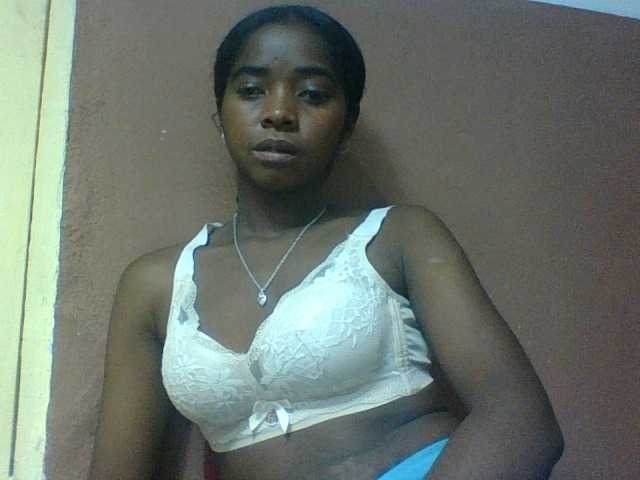 Luciah1 live cam on BongaCams