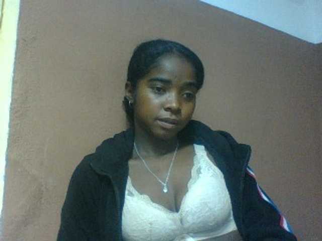 Luciah1 live webcam show