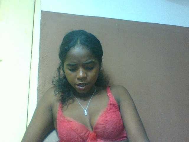 Luciah1 live webcam show