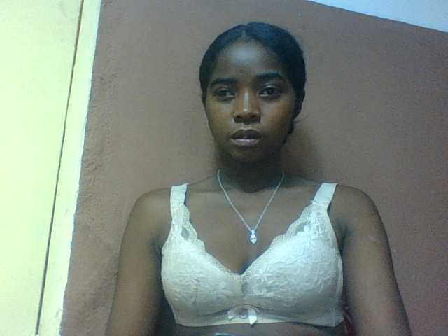 Luciah1 live webcam show