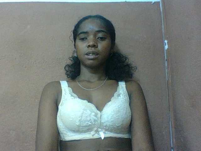 Luciah1 live cam on BongaCams