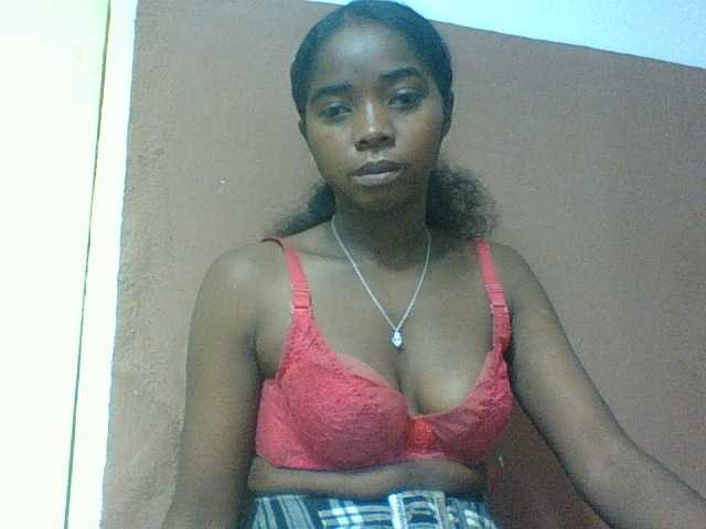 Luciah1 live webcam show