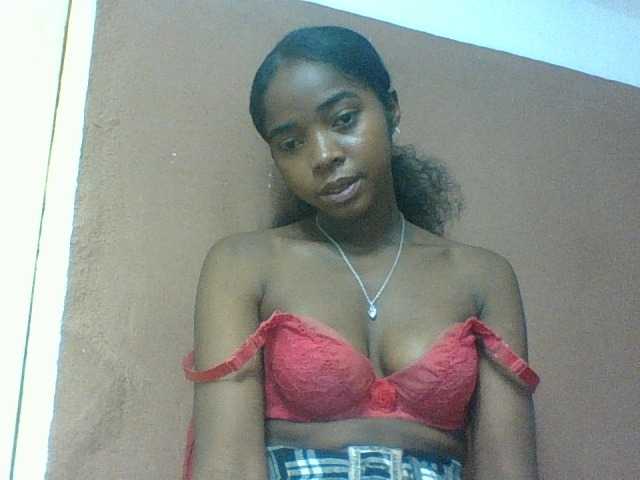 Luciah1 live webcam show