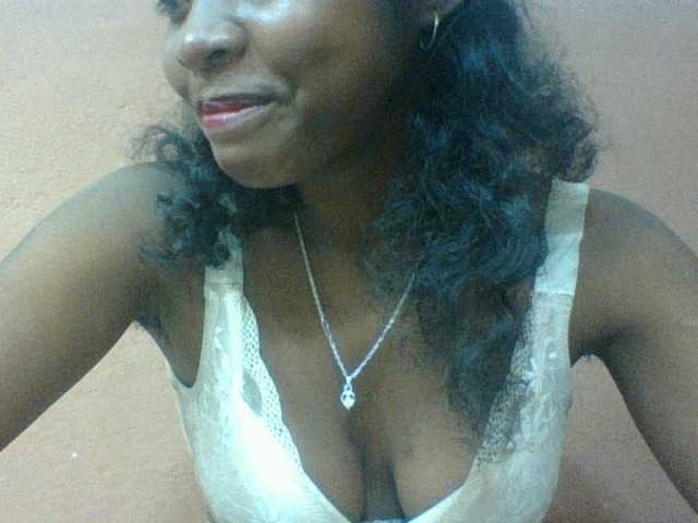 Luciah1 live cam on BongaCams