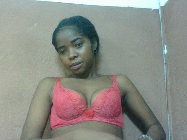 Luciah1 live cam on BongaCams