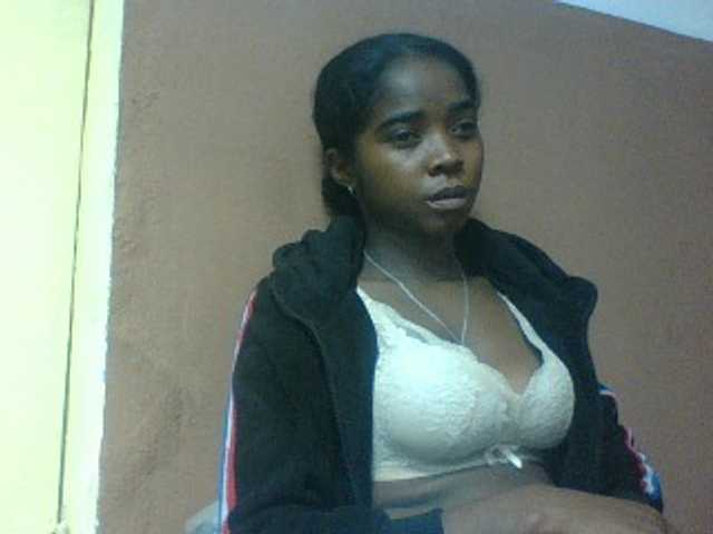Luciah1 live cam on BongaCams
