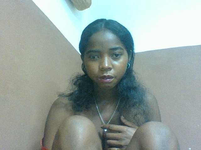 Luciah1 live webcam show