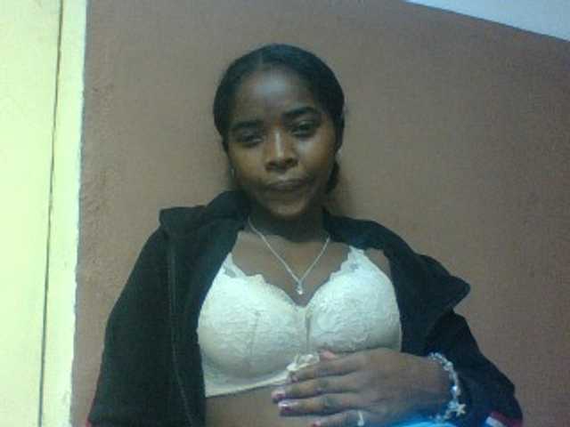 Luciah1 live webcam show