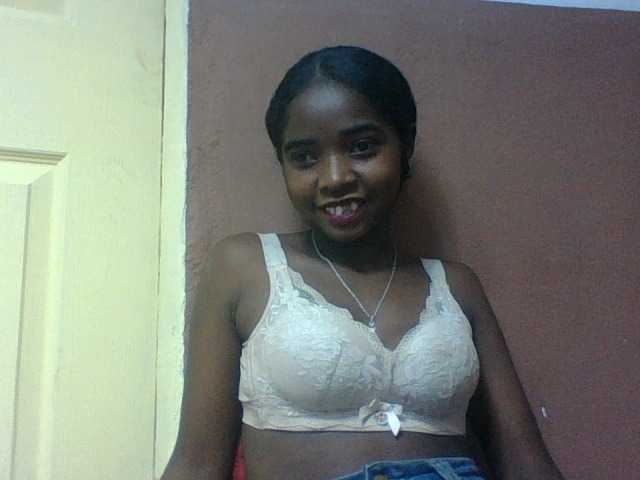 Luciah1 live webcam show
