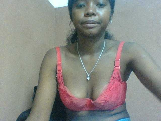 Luciah1 live webcam show