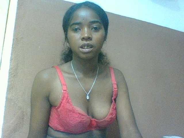 Luciah1 live webcam show