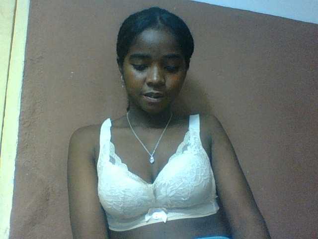 Luciah1 live webcam show