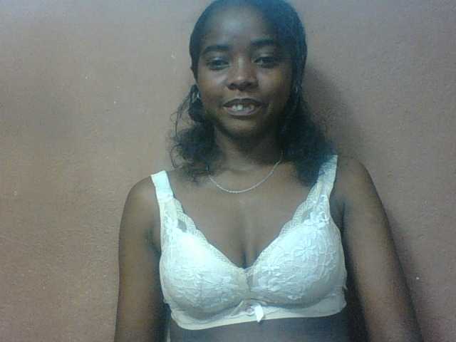 Luciah1 live cam on BongaCams