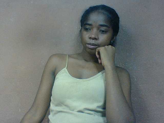 Luciah1 live cam on BongaCams