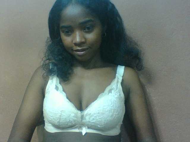 Luciah1 live cam on BongaCams