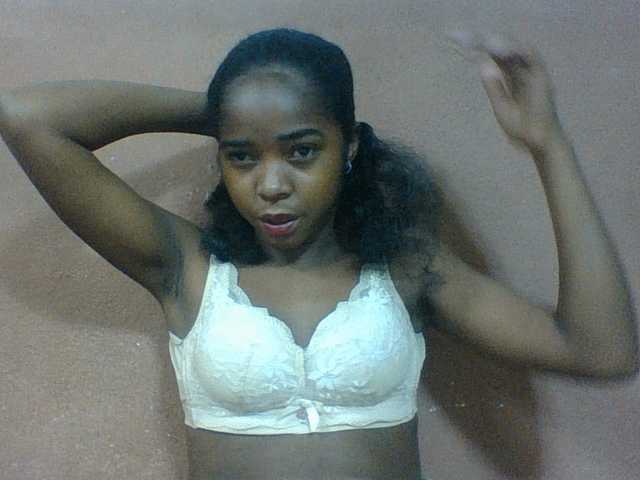 Luciah1 live cam on BongaCams