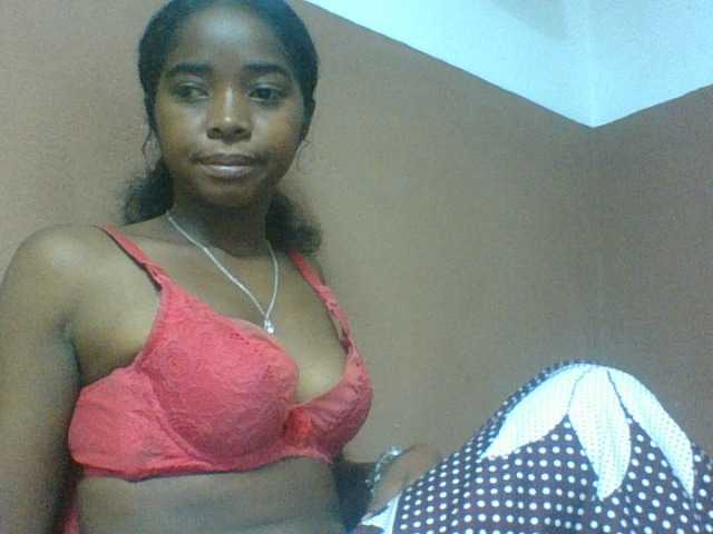 Luciah1 live webcam show