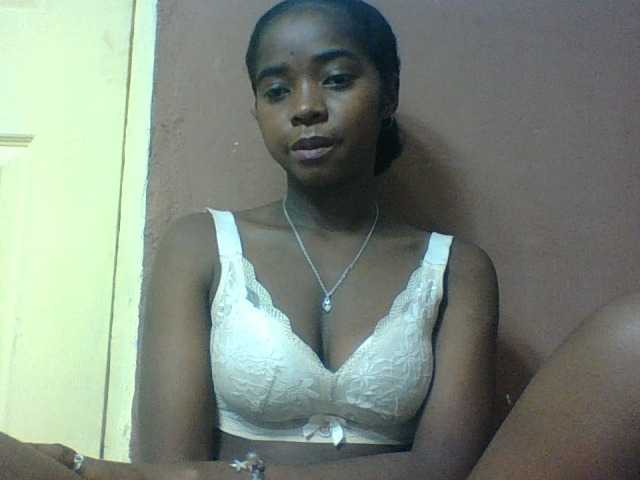 Luciah1 live webcam show