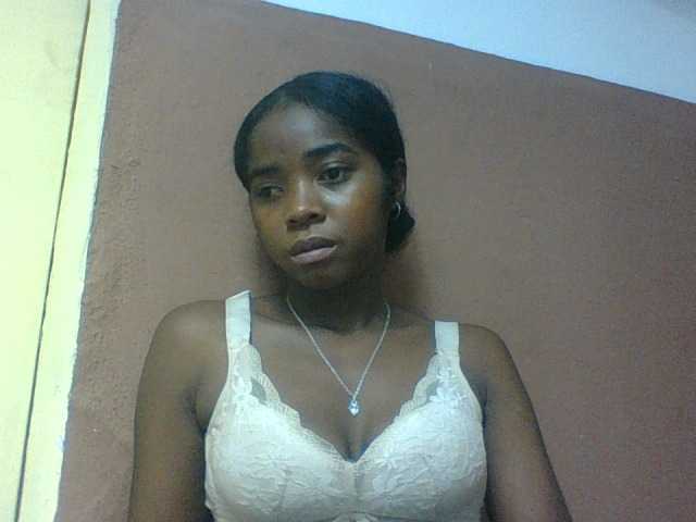 Luciah1 live webcam show