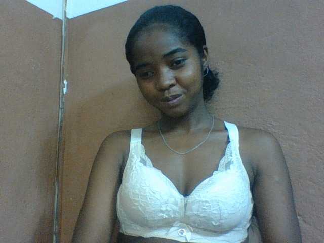 Luciah1 live cam on BongaCams
