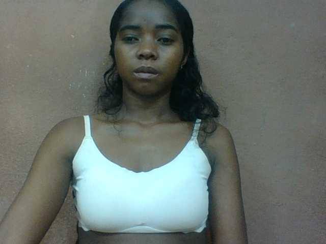Luciah1 live cam on BongaCams
