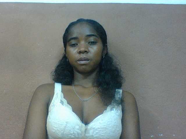 Luciah1 live cam on BongaCams