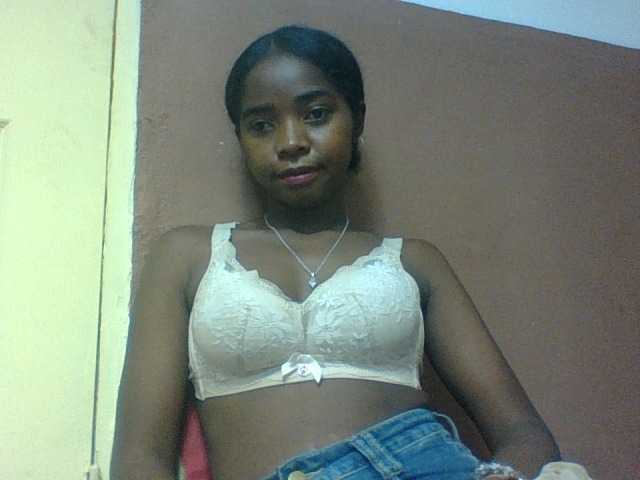 Luciah1 live webcam show