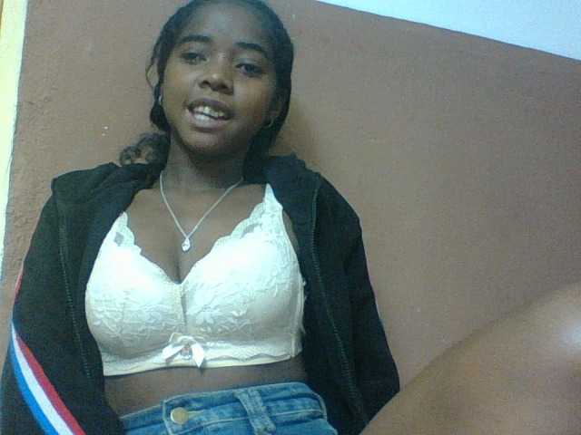 Luciah1 live cam on BongaCams