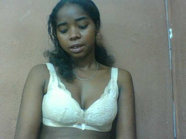 Luciah1 live cam on BongaCams