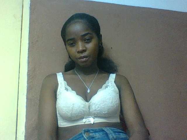 Luciah1 live cam on BongaCams