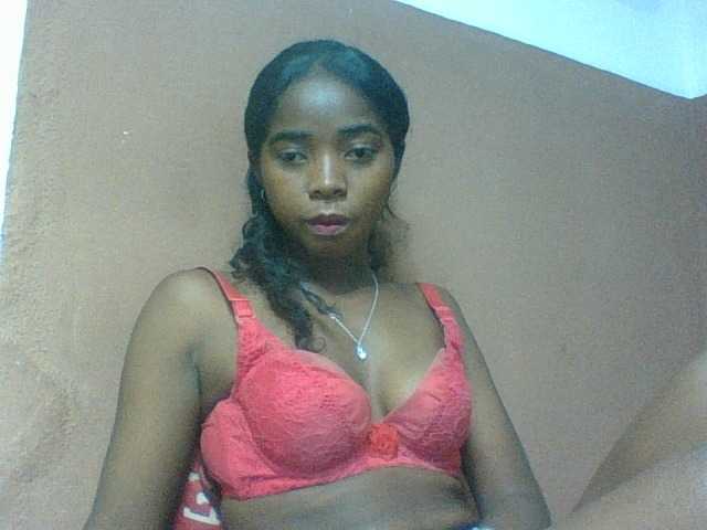 Luciah1 live cam on BongaCams