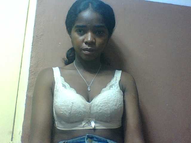 Luciah1 live cam on BongaCams